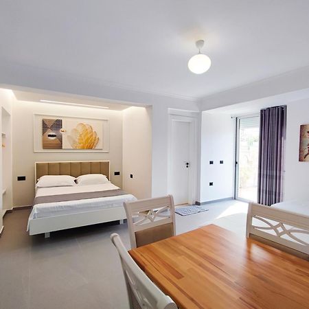 Comfort Villa Vlorë エクステリア 写真
