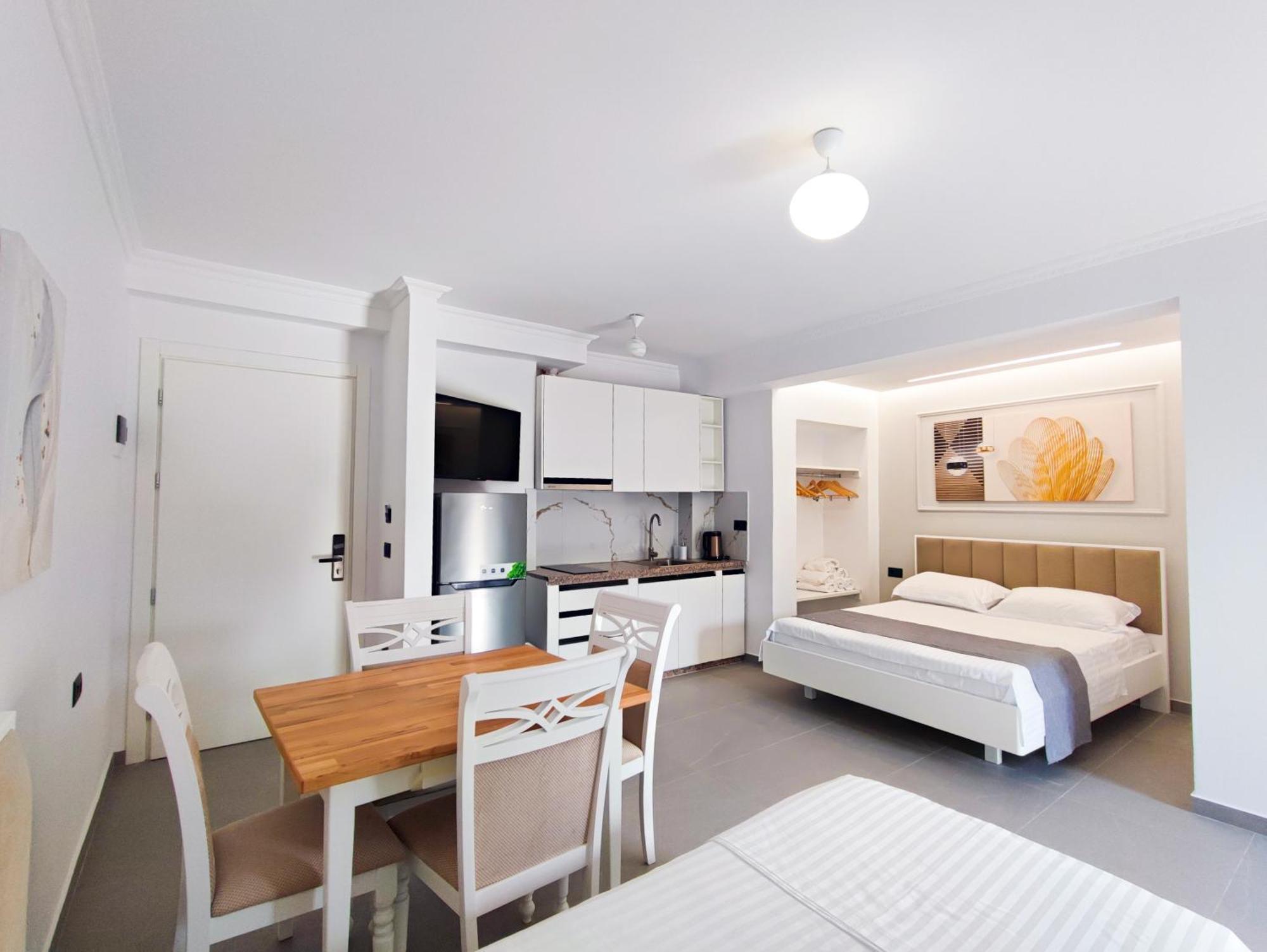 Comfort Villa Vlorë エクステリア 写真